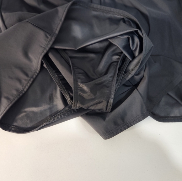 Miraclesuit Swim Shorts, Size 16 - Picture 5 of 7